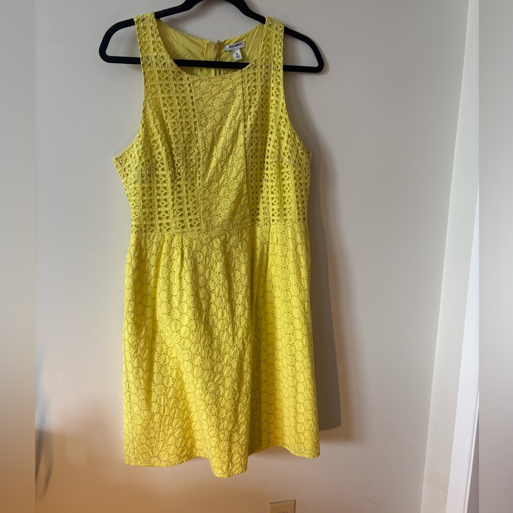 Yellow islet dress